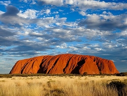 Uluru (Ayers Rock) by Ek2030372672 via Wikimedia.